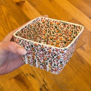 urban outfitters ceramic berry dish